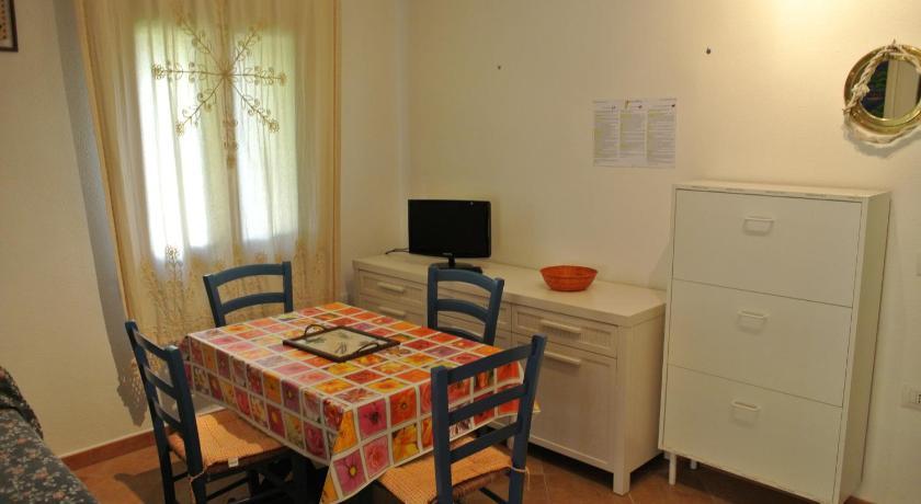 Case Vacanza Fenicotteri Сан-Теодоро Экстерьер фото