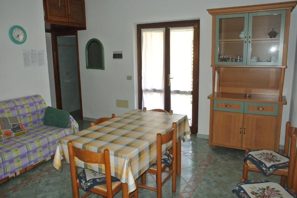 Case Vacanza Fenicotteri Сан-Теодоро Экстерьер фото